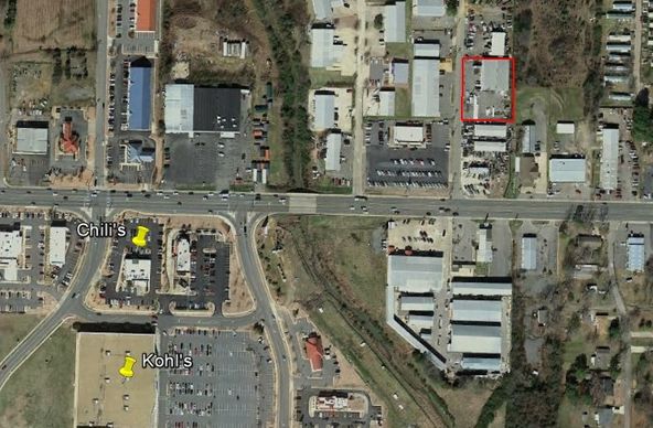 Retail/Industrial Showroom : 1020 Jim's Lane, Conway, AR 72032